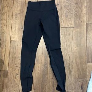 Lululemon leggings size 6